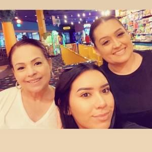 Meet your Posher, Elane